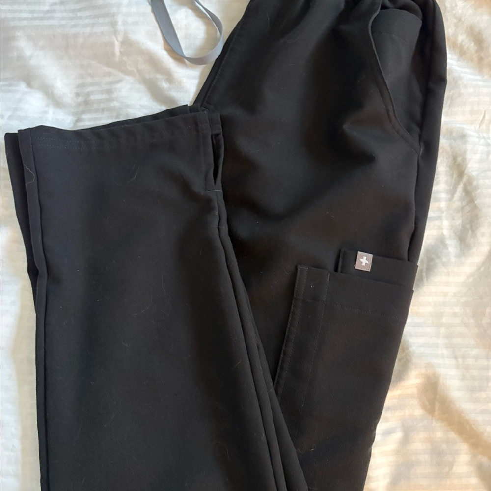 Figs women’s  high waisted straight leg scrub pants